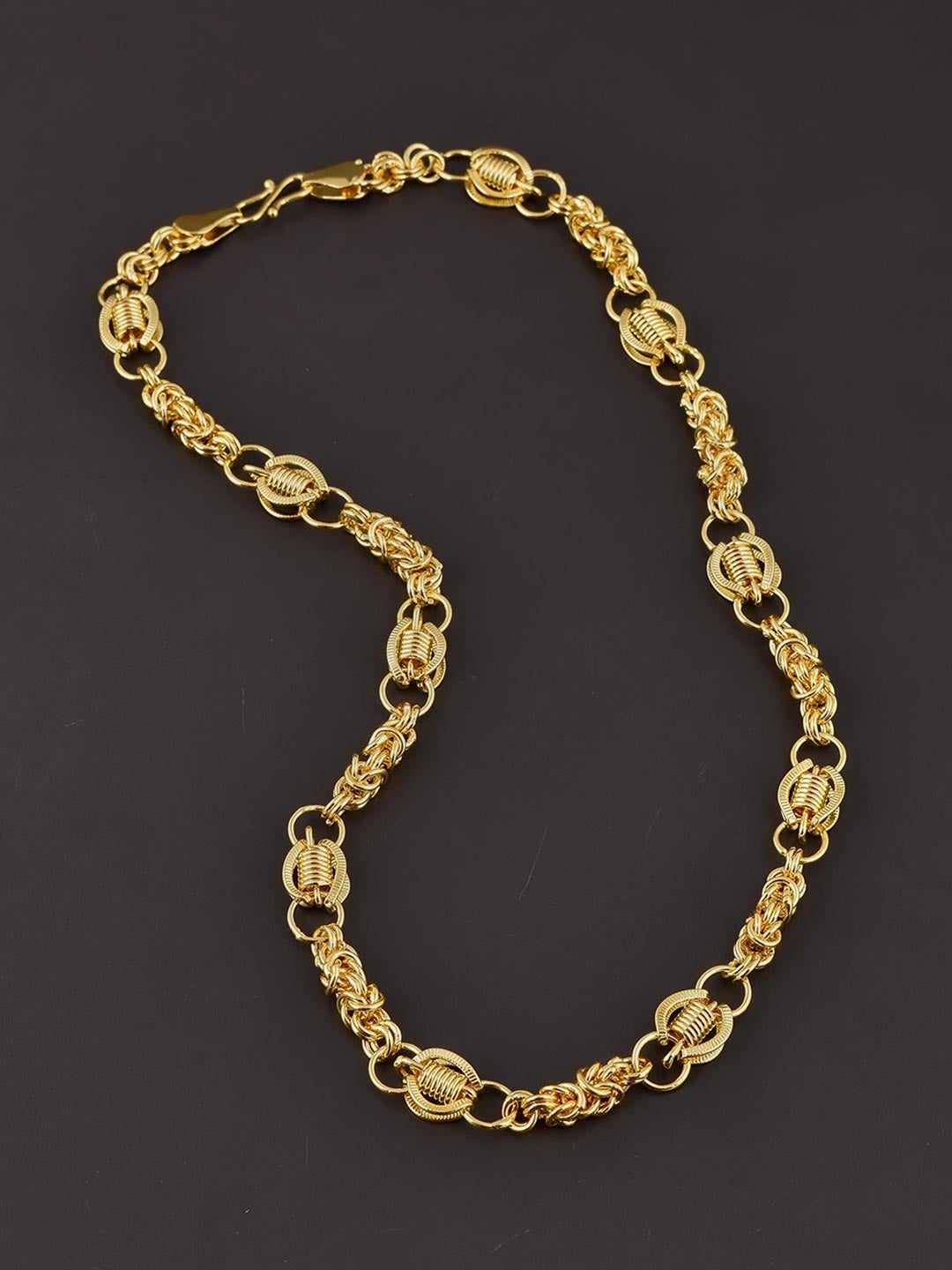 Contemporary Modern Twisted Mens Chain